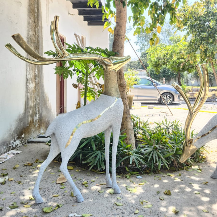 Regal Stag Sculpture – Luxury Outdoor & Indoor Decor