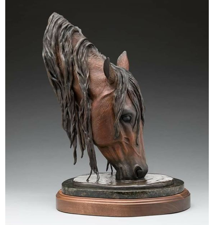 Majestic Horse Head Sculpture – Luxury Artistic Decor