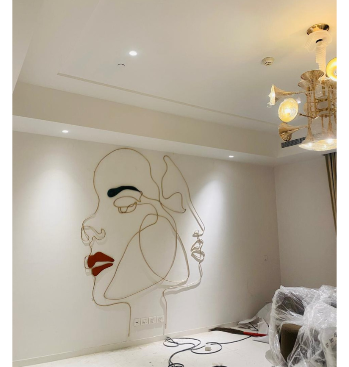 Dual Face Minimalist Line Art – Premium Avant-Garde Metal Contour Sculpture